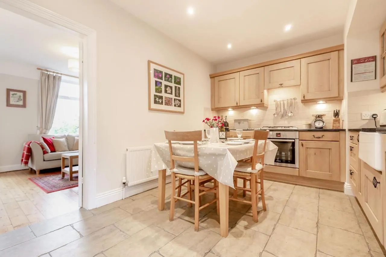 Swift Cottage Pateley Bridge 0*,